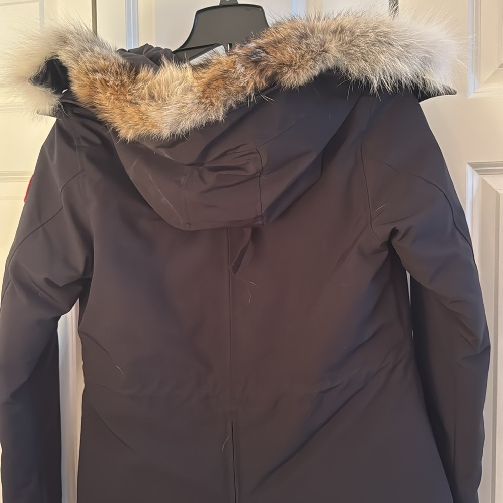 Canada goose jacket - Picture 4 of 16